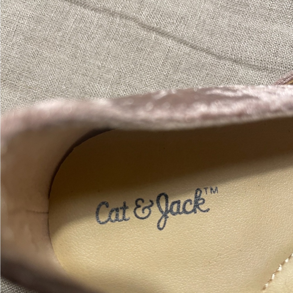 Cat and Jack velvet shoes - Picture 5 of 5